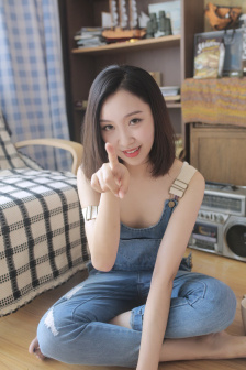 亲嘴伸进内衣揉胸口激烈图片